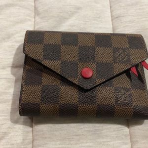Louis Vuitton victorine wallet